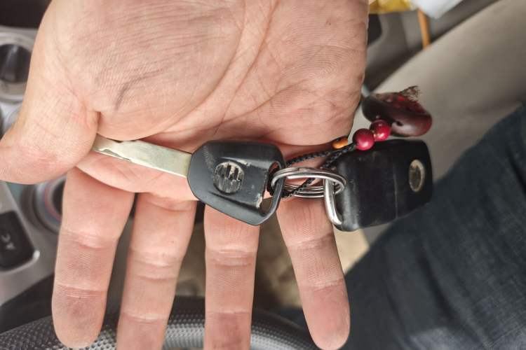 Used Everus S1 2012 1.3L Manual Comfort Edition Vehicle Key