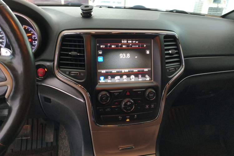 Used Jeep Grand Cherokee 2015 3.0TD Diesel Comfort Navigation Edition
