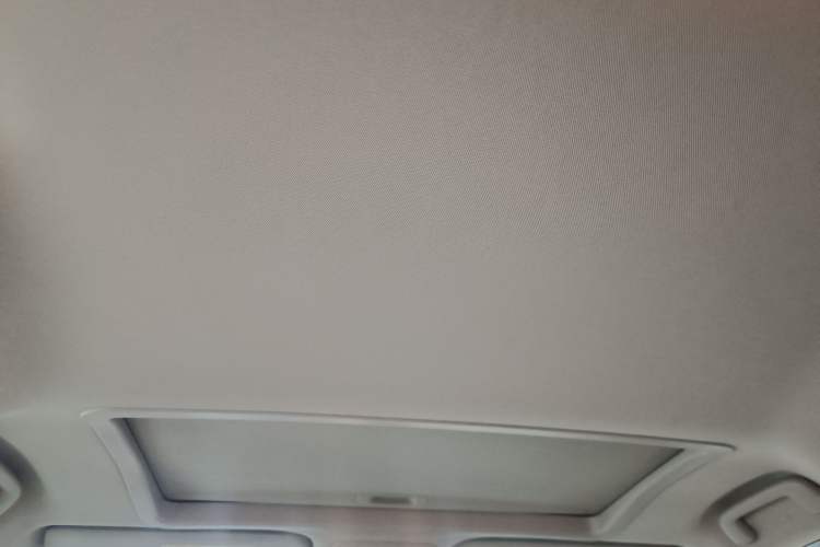 Used Toyota SIENNA 2018 3.5L Two-Wheel Drive SE U.S. Specification