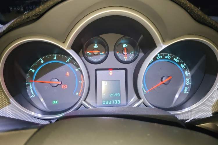 Used Chevrolet Cruze 2013 1.8L SE AT Instrument Cluster