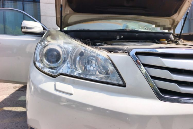 Used Subaru Outback 2010 2.5i Luxury Edition Right Front Headlight