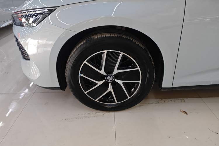 Used BYD Qin L 2024 DM-i 120KM Beyond Model