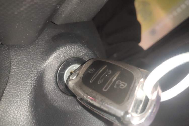 Used Hyundai Verna Ray 2014 1.4L Automatic GLX
