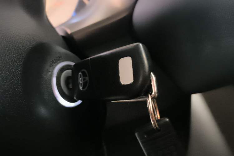 Used Toyota RAV4 2015 2.0L CVT Two-Wheel Drive Fashion Edition
