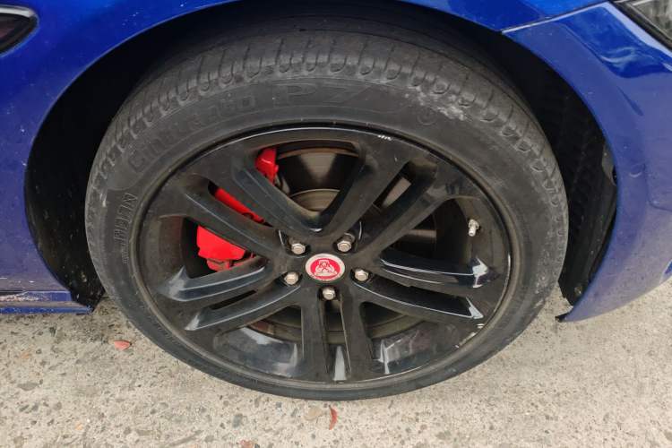 Used Jaguar XEL 2020 2.0T 200 PS R-DYNAMIC S Advanced Sport Edition Right Front Wheel Hub