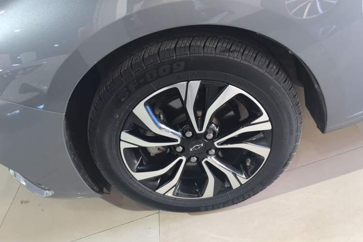 Used Chevrolet Monza 2020 Light Hybrid RS 330T Automatic Comfort Edition Left Front Wheel Hub
