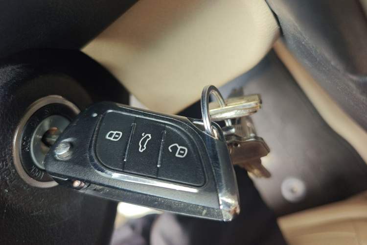 Used Toyota Camry 2013 2.0G Comfort Edition Vehicle Key