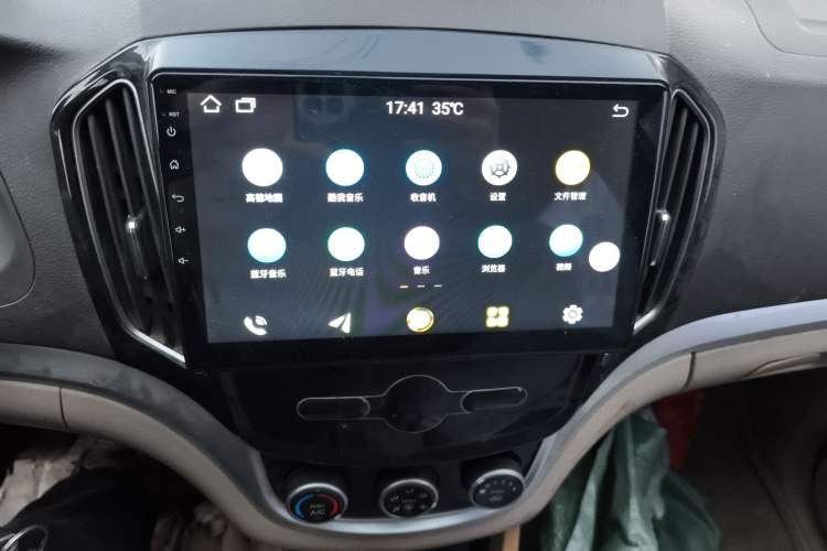 Used Baojun 730 2014 1.5L manual standard trim 7 seats