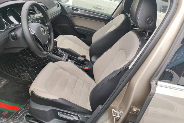 Used Volkswagen Golf 2017 230TSI Automatic Luxury Million-Vehicle Commemorative Edition