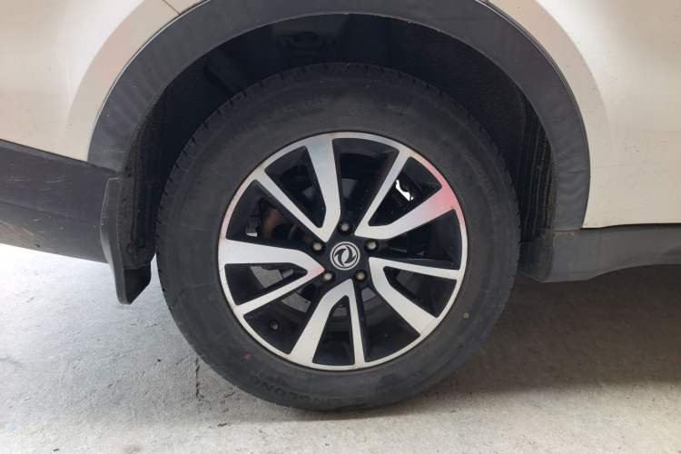 Used Dongfeng Fengon 580 2017 1.5T CVT Luxury Model Exterior 5