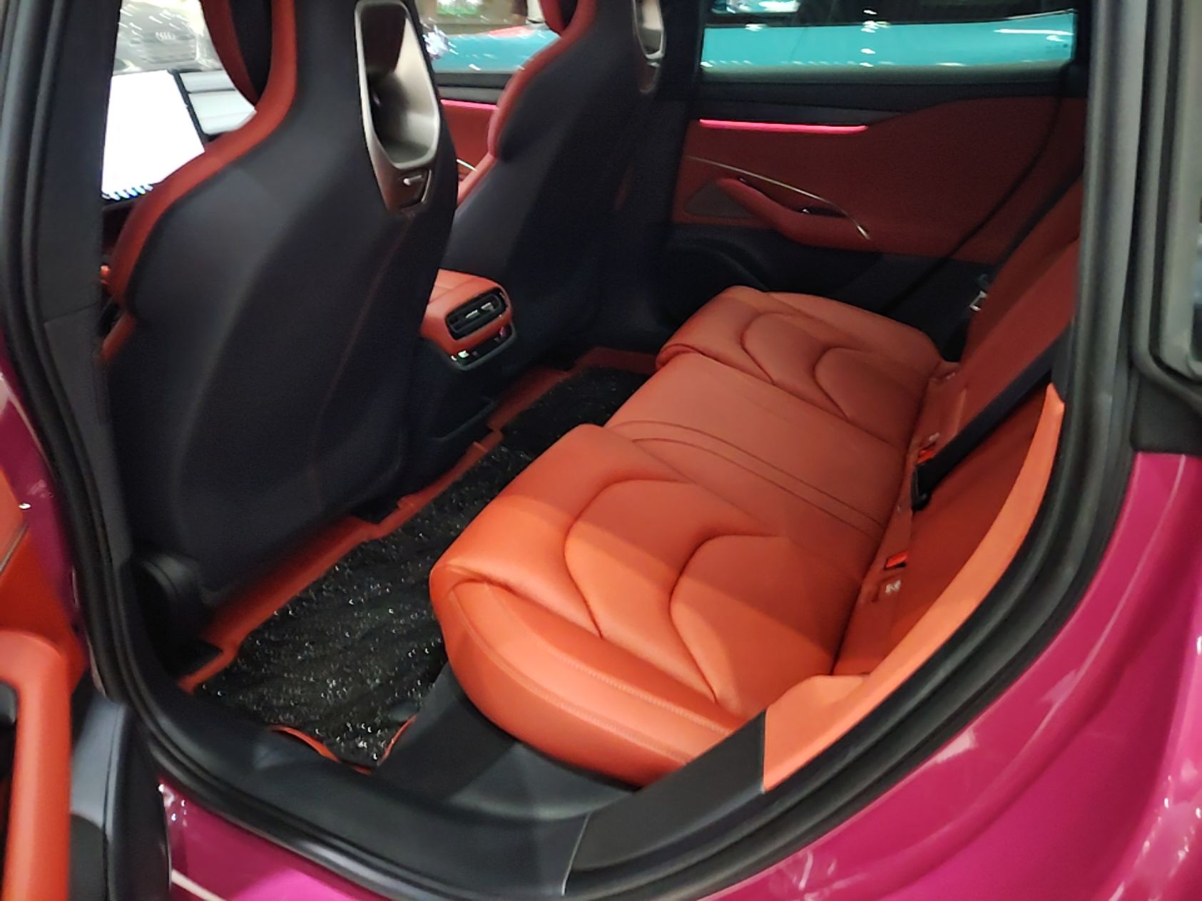 Xiaomi Auto SU7 2024 Four-Wheel Drive Ultra-Long Range Advanced Intelligent Driving Max Edition — снимка 20