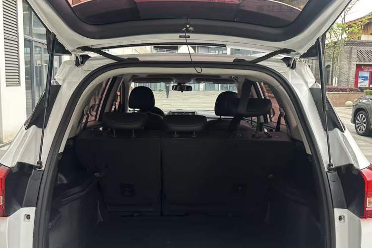 Used Haval M6 2019 1.5T DCT Two-Wheel Drive Elite Version China VI Standard
