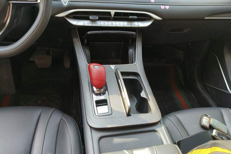 Used Venucia V 2021 260T Idol Edition Gear Lever