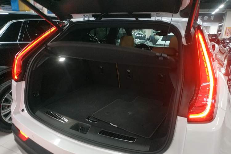 Used Cadillac XT4 2021 28T Four-Wheel Drive Platinum Edition