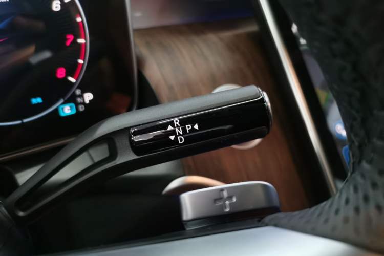 Used Mercedes-Benz GLC 2025 Refreshed GLC 300 L 4MATIC Dynamic Version 5 Seats