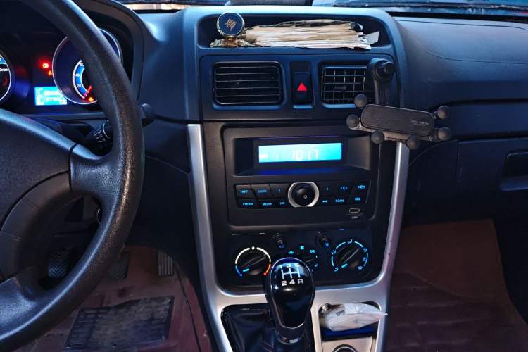 Used CHANGAN KAICHENG Ruixing M70 2018 1.5L Comfort Model Flat-Top Hatchback DAM15DL
