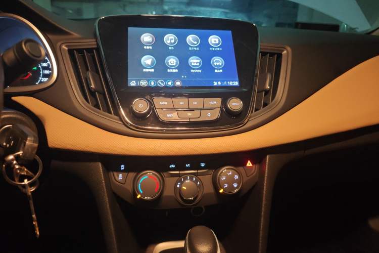 Used Chevrolet Monza 2022 320 Automatic Enjoyment Sunroof Version Audio And AC Panel