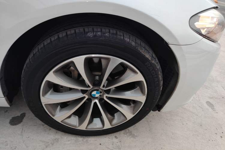 Used BMW 5 Series 2014 528Li Leading Model Right Front Wheel Hub