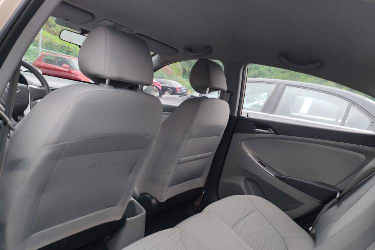 Used Hyundai Verna (older generation) 2014 1.4L Manual Smart GLS Trim Headliner