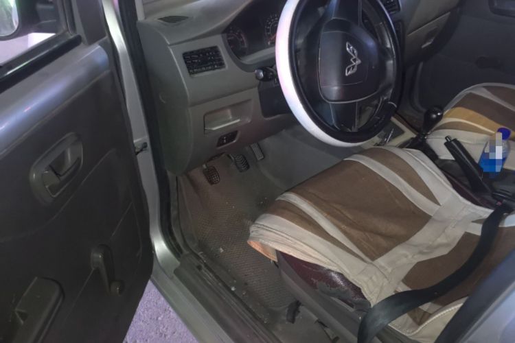 Used Wuling Rongguang V 2019 1.5L Window-Sealed Utility Model China VI LAR Driver Seat