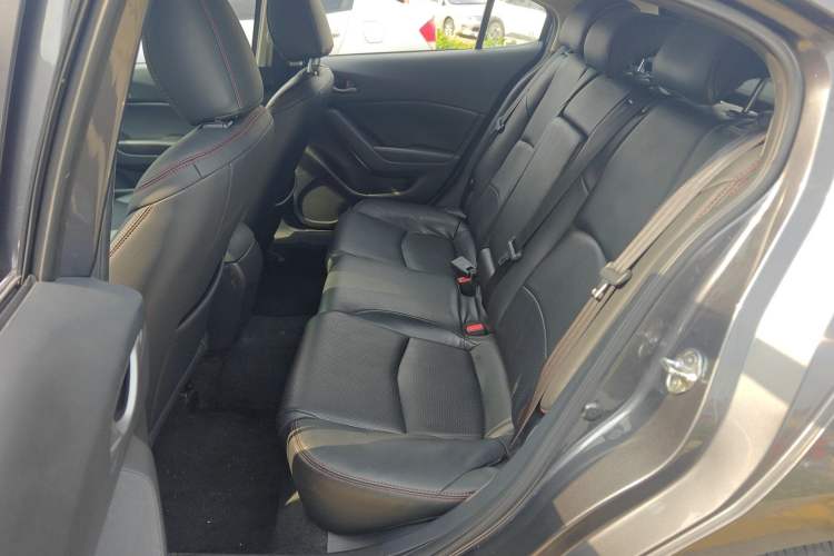 Used Mazda 3 Axela 2017 Hatchback 1.5L Automatic Comfort Model Emission Standard China V