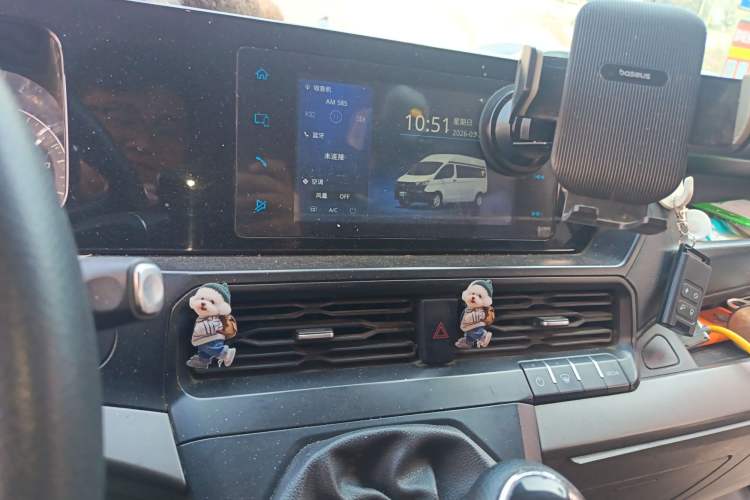 Used Ford Transit 2023 2.0T Diesel Manual Multifunction Commercial Vehicle Mid-axle Mid-roof 5/6 Seats Audio And AC Panel