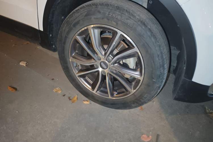 Used Geely Auto Emgrand X7 Sport 2021 Million Edition 1.8TD DCT Two-Wheel Drive Luxury Model
