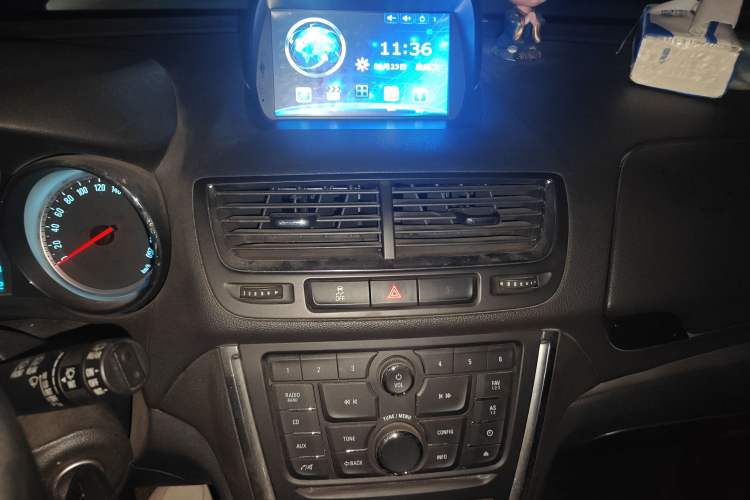 Used Buick Encore 2015 1.4T Automatic Two-Wheel Drive Urban Elite Version
