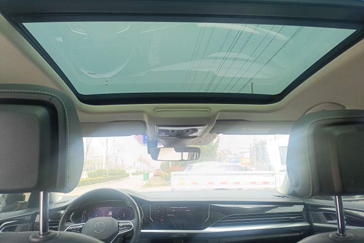 Used Volkswagen Passat 2022 330TSI Starry Luxury Edition – Exclusive Special Edition