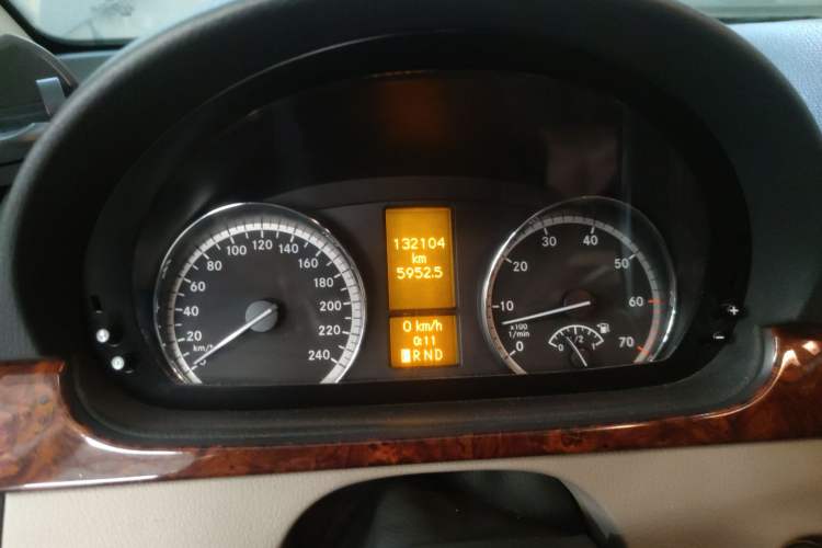 Used Mercedes-Benz Viano 2014 3.5L Premier Edition