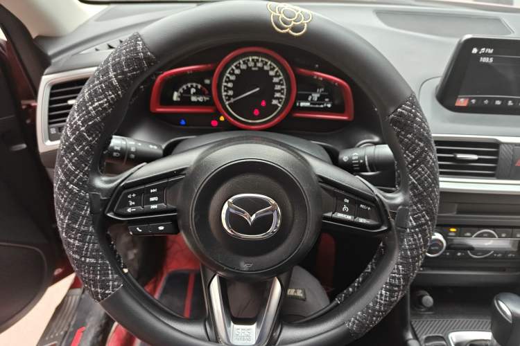 Used Mazda 3 Axela 2017 Sedan 1.5L Automatic Luxury Model Emission Standard China V Steering Wheel