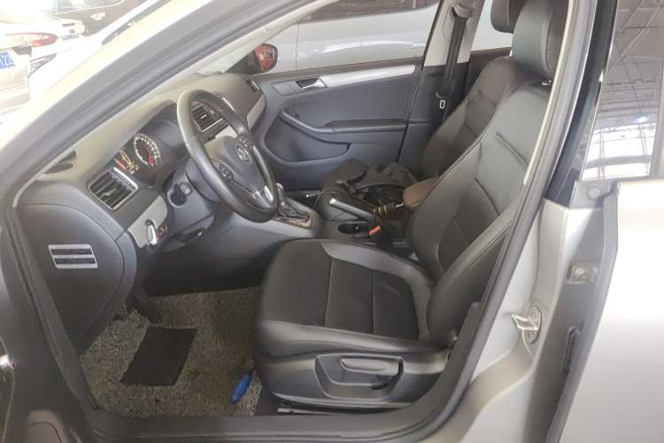 Used Volkswagen Sagitar 2014 Revised Version 1.4TSI Automatic Luxury Edition Left Front Seat