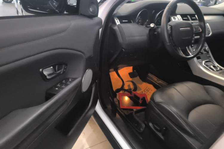 Used Land Rover Range Evoque 2018 240PS PURE Style Edition
