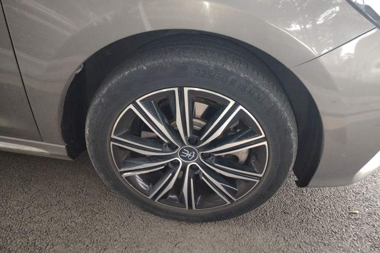 Used BYD Song MAX New Energy 2019 DM 1.5T Smart Connect Zhiyao Model 6-Seater China V Emission Standard
