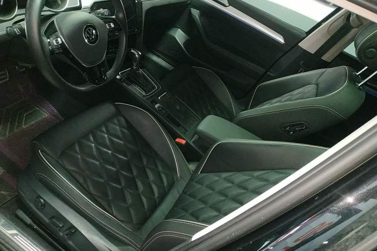 Used Volkswagen Magotan GTE Plug-in Hybrid 2020 GTE Luxury Model Left Front Seat