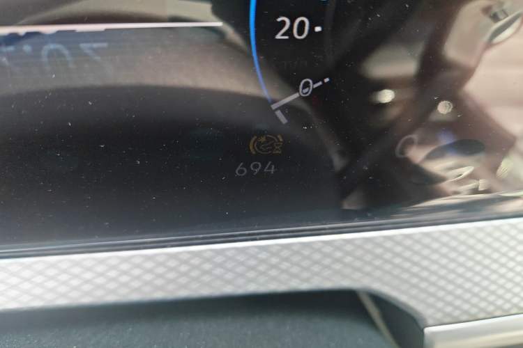 Used Volkswagen Tavendor 2025 Model 330TSI Luxury Journey—Shared Enjoyment Edition Odometer Close Up