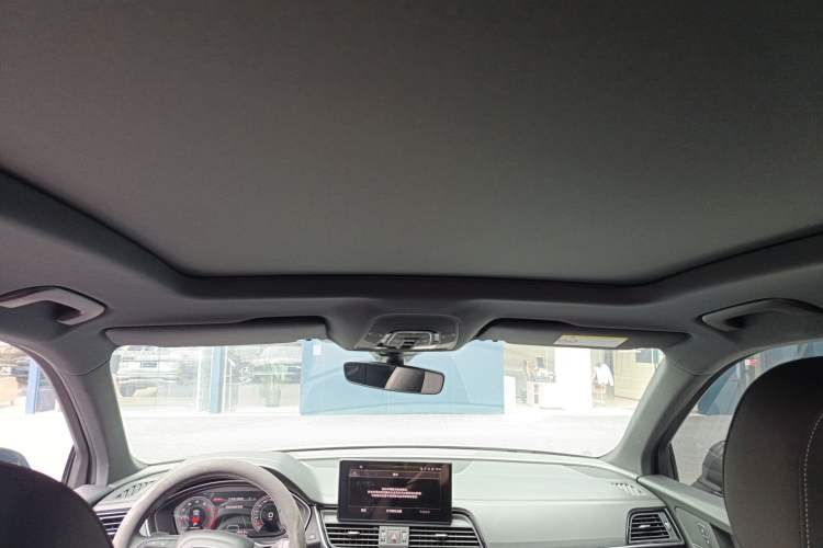 Used Audi Q5L Sportback 2022 40 TFSI Luxury Model Headliner