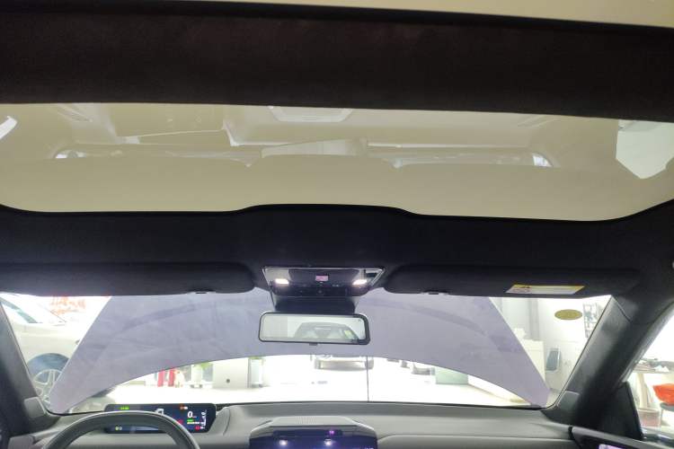 Used Honda P7 2025 Four-Wheel Drive Long-Range Max Headliner