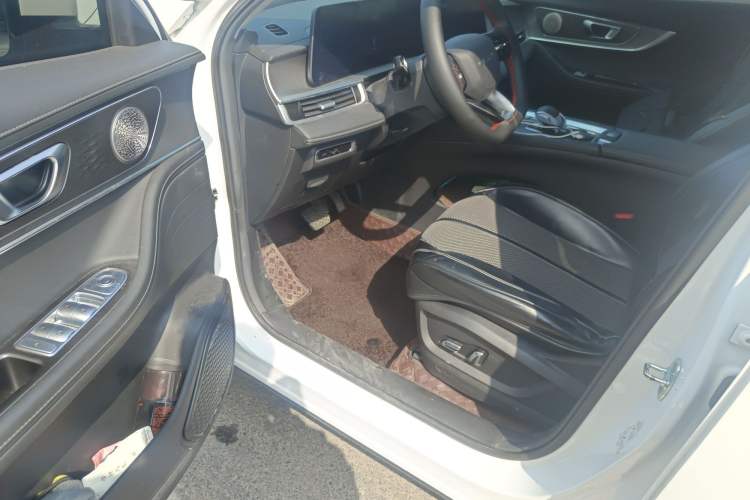 Used Chery Tiggo 8 PRO 2024 Champion Edition 290T Two-Wheel Drive Shining Version 5 Seats