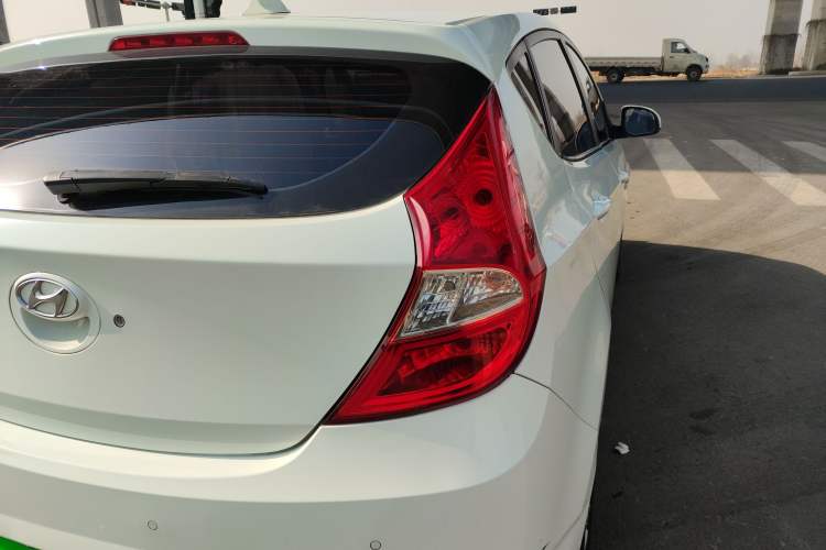 Used Hyundai Verna Ray 2016 1.4L Automatic Leading-Edge GLX Right Rear Taillight