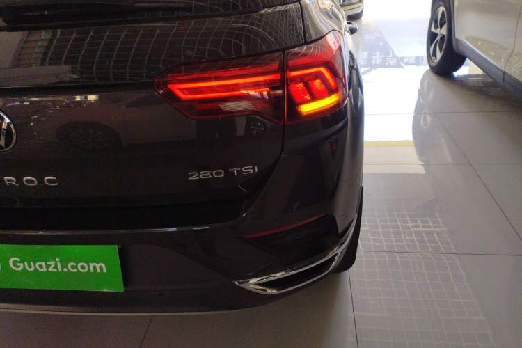 Used Volkswagen T-ROC 2021 280TSI DSG Two-Wheel Drive Comfort Connect Edition