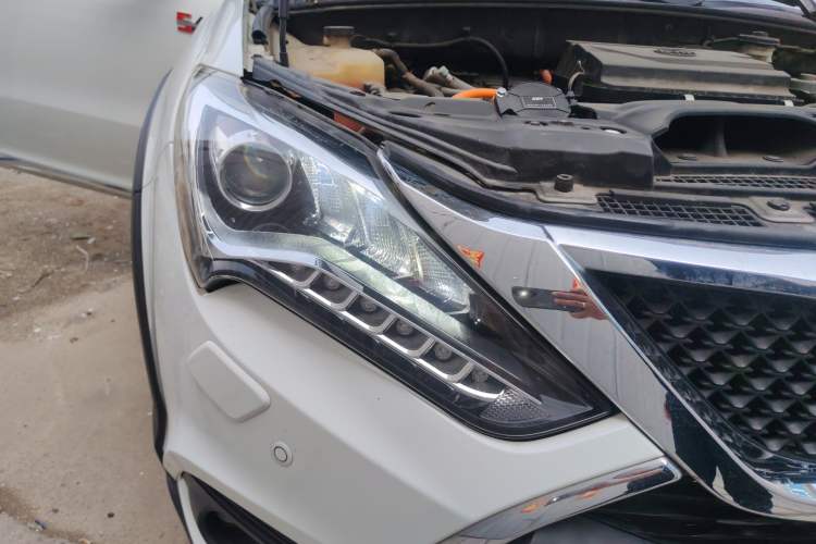 Used BYD Tang New Energy 2015 2.0T Four-Wheel-Drive Flagship Model