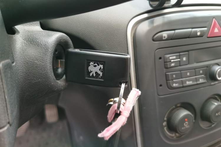 Used Peugeot 308 2014 Enjoy Edition Classic 1.6L Manual YouShang Model
