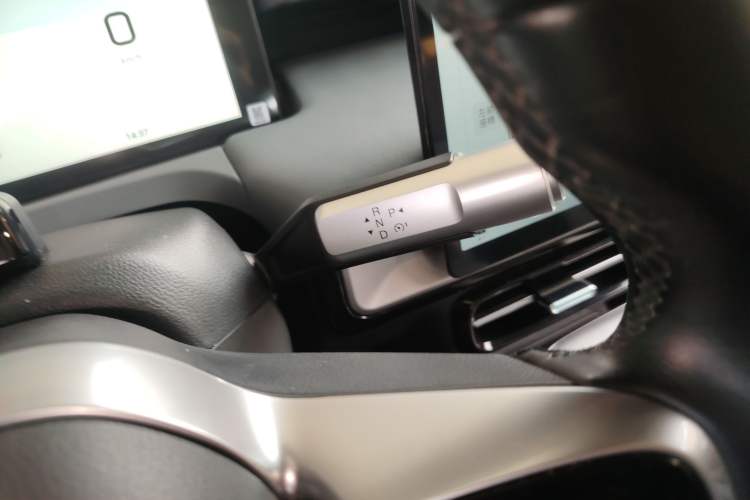 Used AION Y 2022 Plus 70 Tech Edition