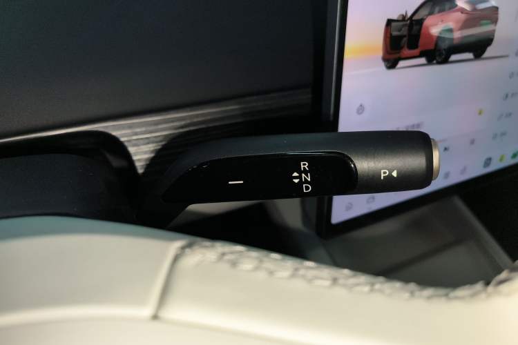 Used ONVO L60 2024 60 kWh All-Wheel Drive Gear Lever