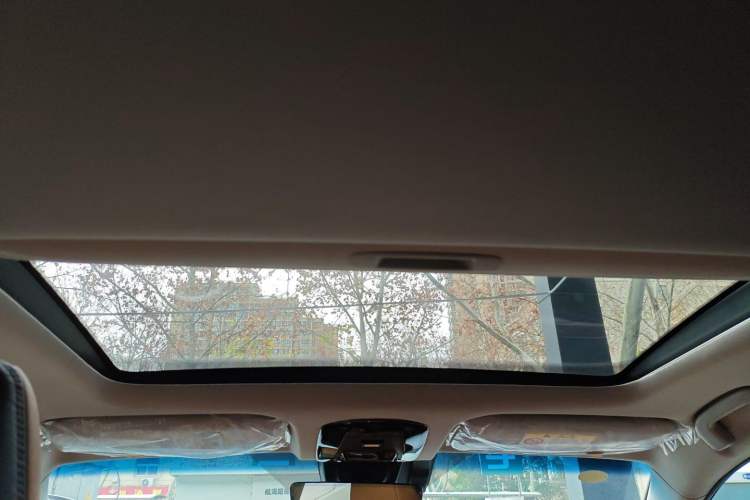 Used Toyota Venza 2023 2.0L CVT Two-Wheel Drive Prestige Version Headliner