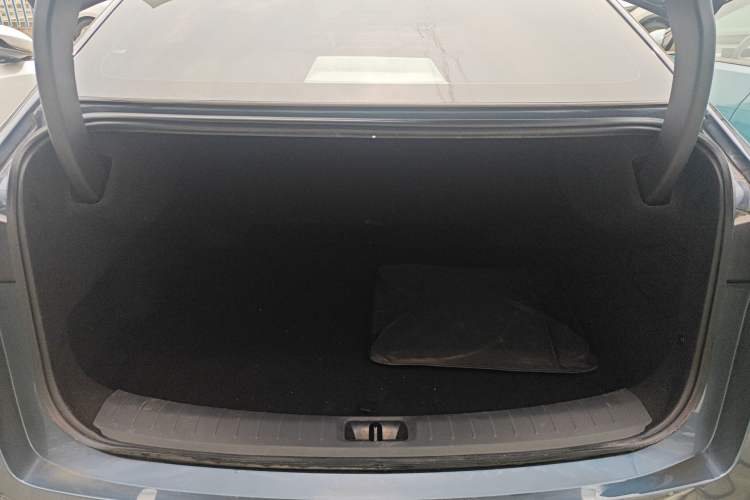 Used Nissan N7 2025 510 Max Trunk