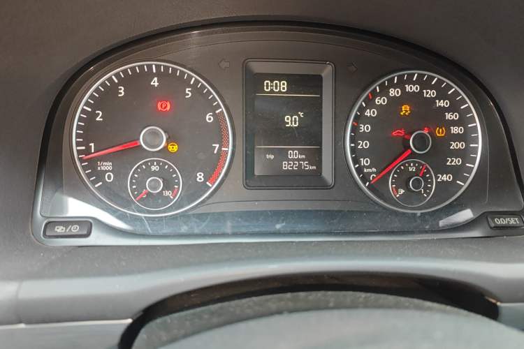 Used Volkswagen Touran 2015 1.4T Manual Fashion Edition 5-Seater
