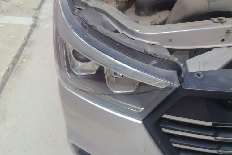 Used Foton Scenic G5 2021 2.0L Gasoline Commercial Version 6-Seater Multi-Purpose Passenger Vehicle 1TZS
