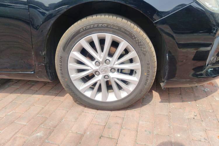 Used Toyota Camry 2015 2.5G Luxury Navigation Edition Right Front Wheel Hub